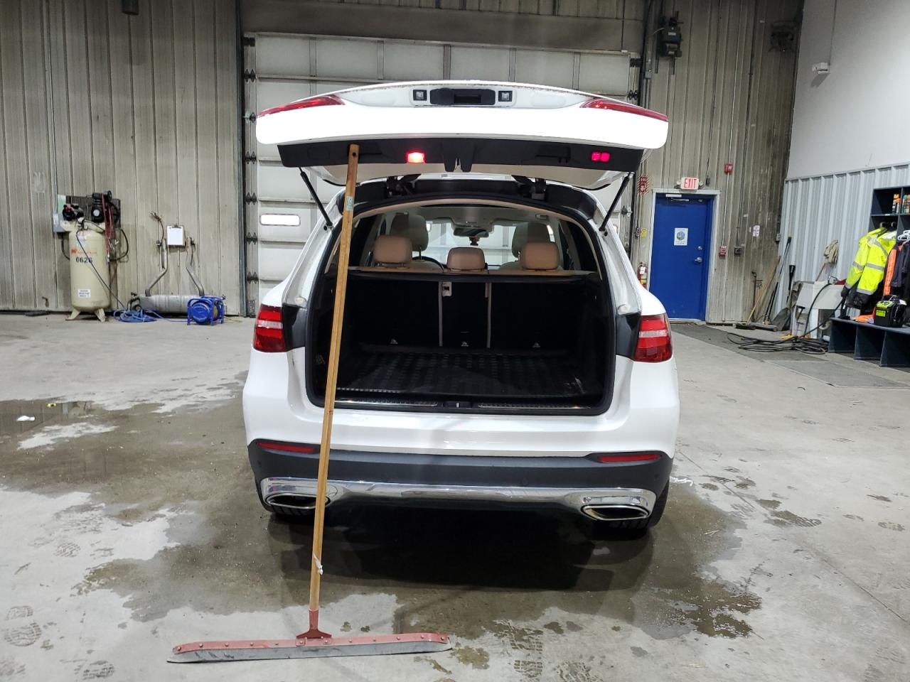 Mercedes-Benz GLC 300 4matic Image 5