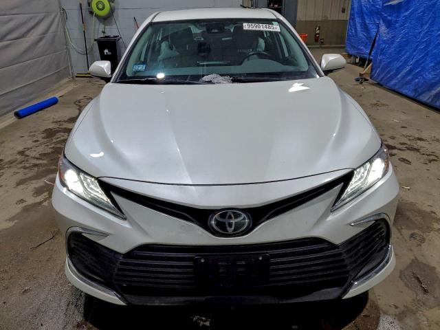 Toyota Camry Xle Image 7