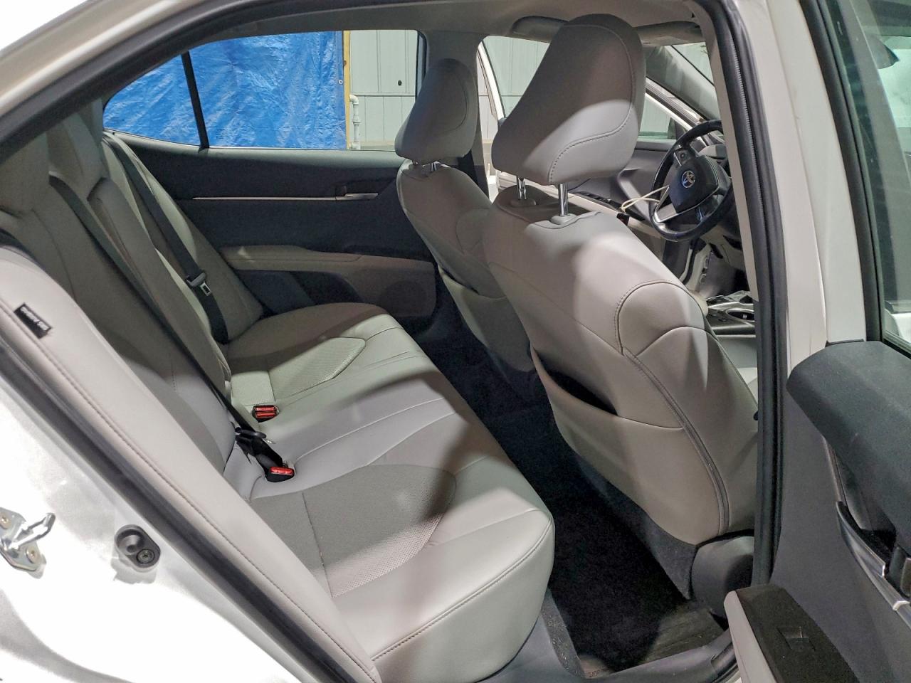 Toyota Camry Xle Image 6