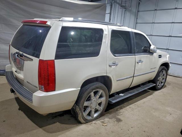 Cadillac Escalade Luxury Image 2