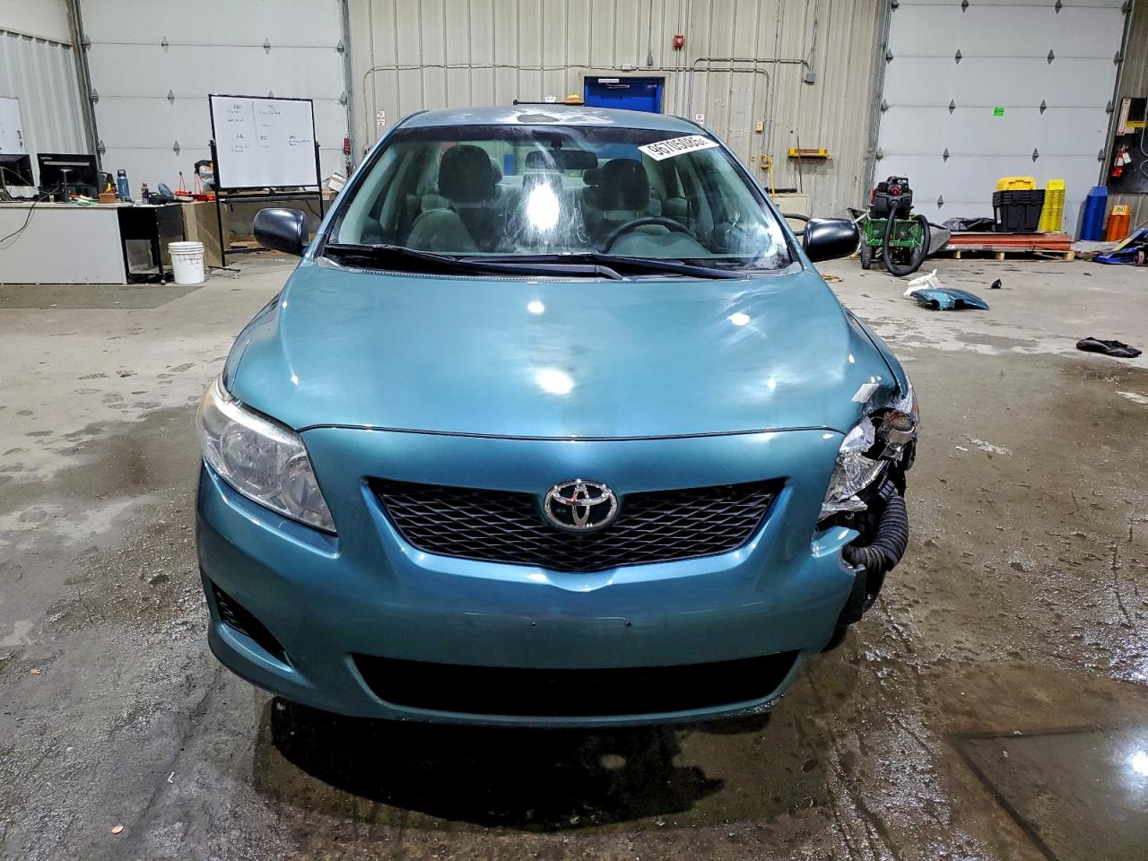 Toyota Corolla Base Image 13