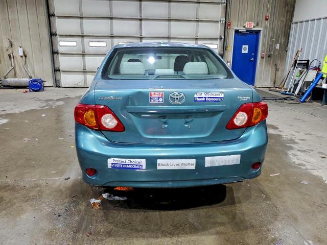 Toyota Corolla Base Image 10