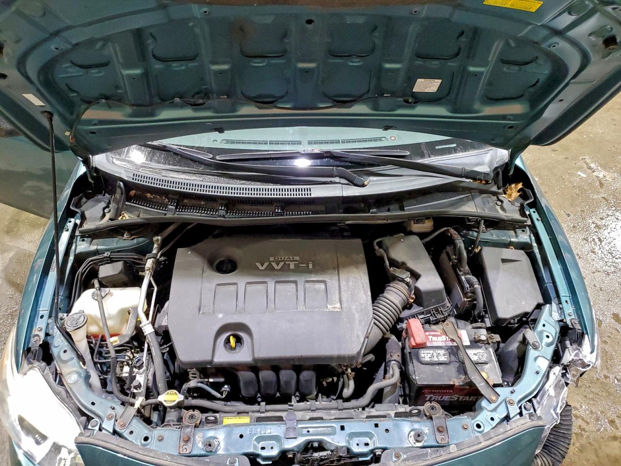 Toyota Corolla Base Image 12