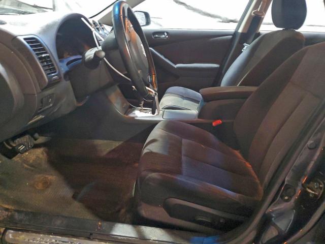 Nissan Altima Base Image 9