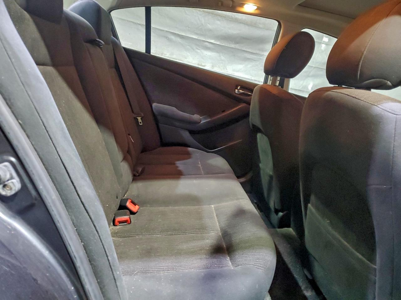 Nissan Altima Base Image 5