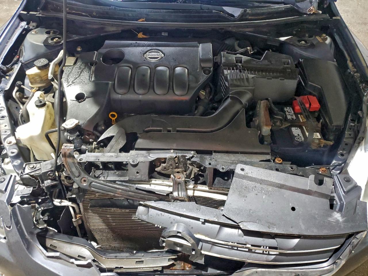 Nissan Altima Base Image 10