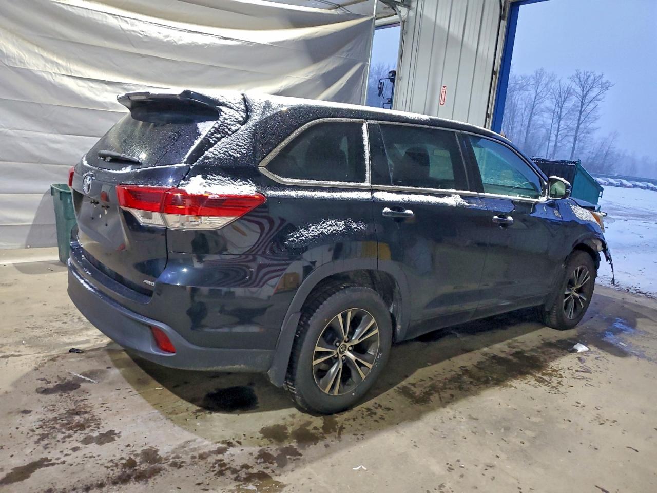 Toyota Highlander Le Image 6