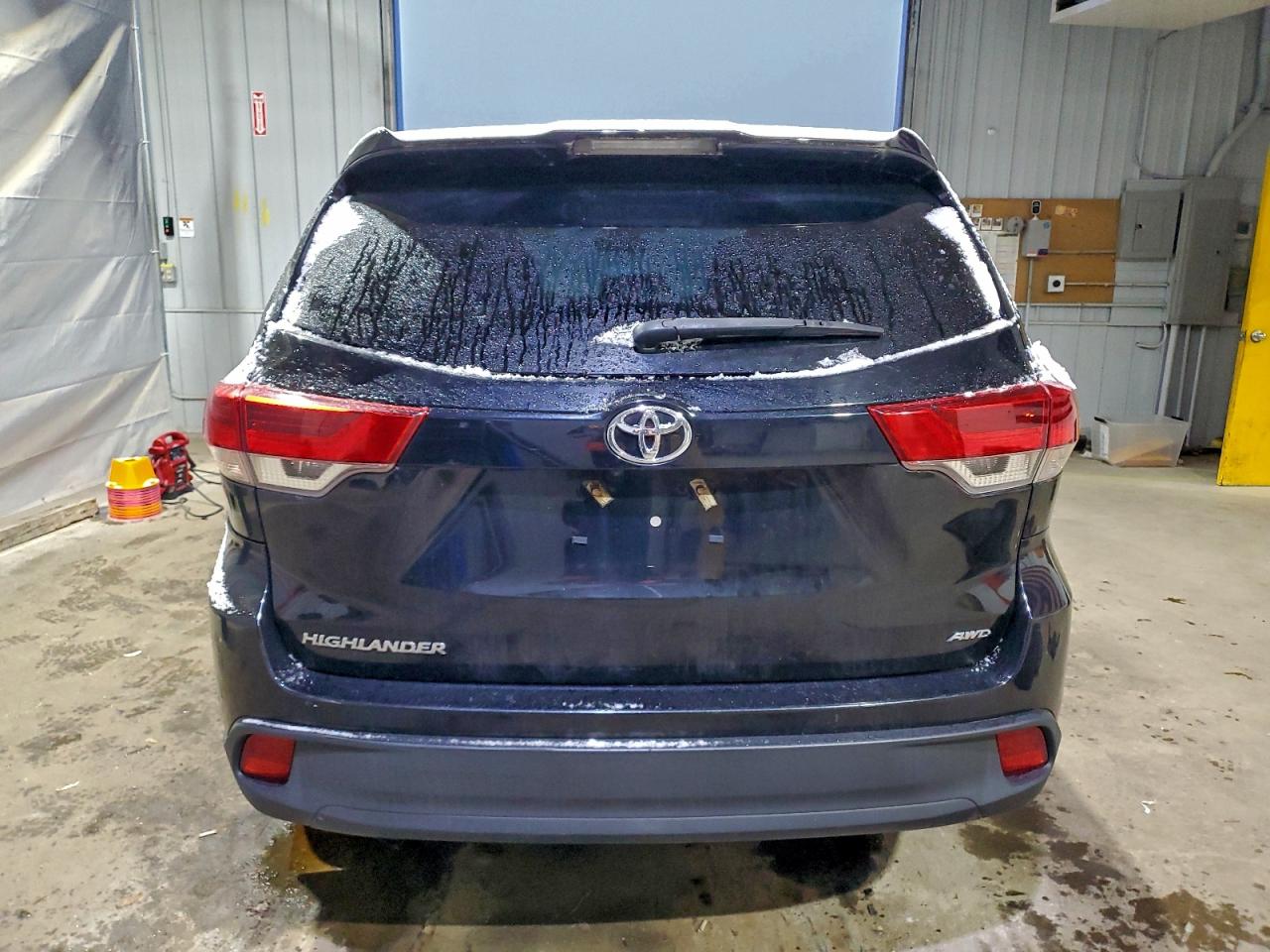 Toyota Highlander Le Image 7