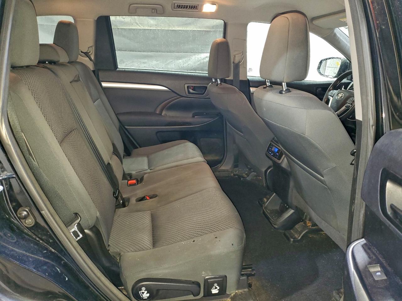 Toyota Highlander Le Image 9