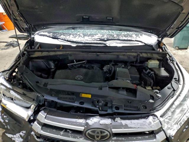 Toyota Highlander Le Image 14