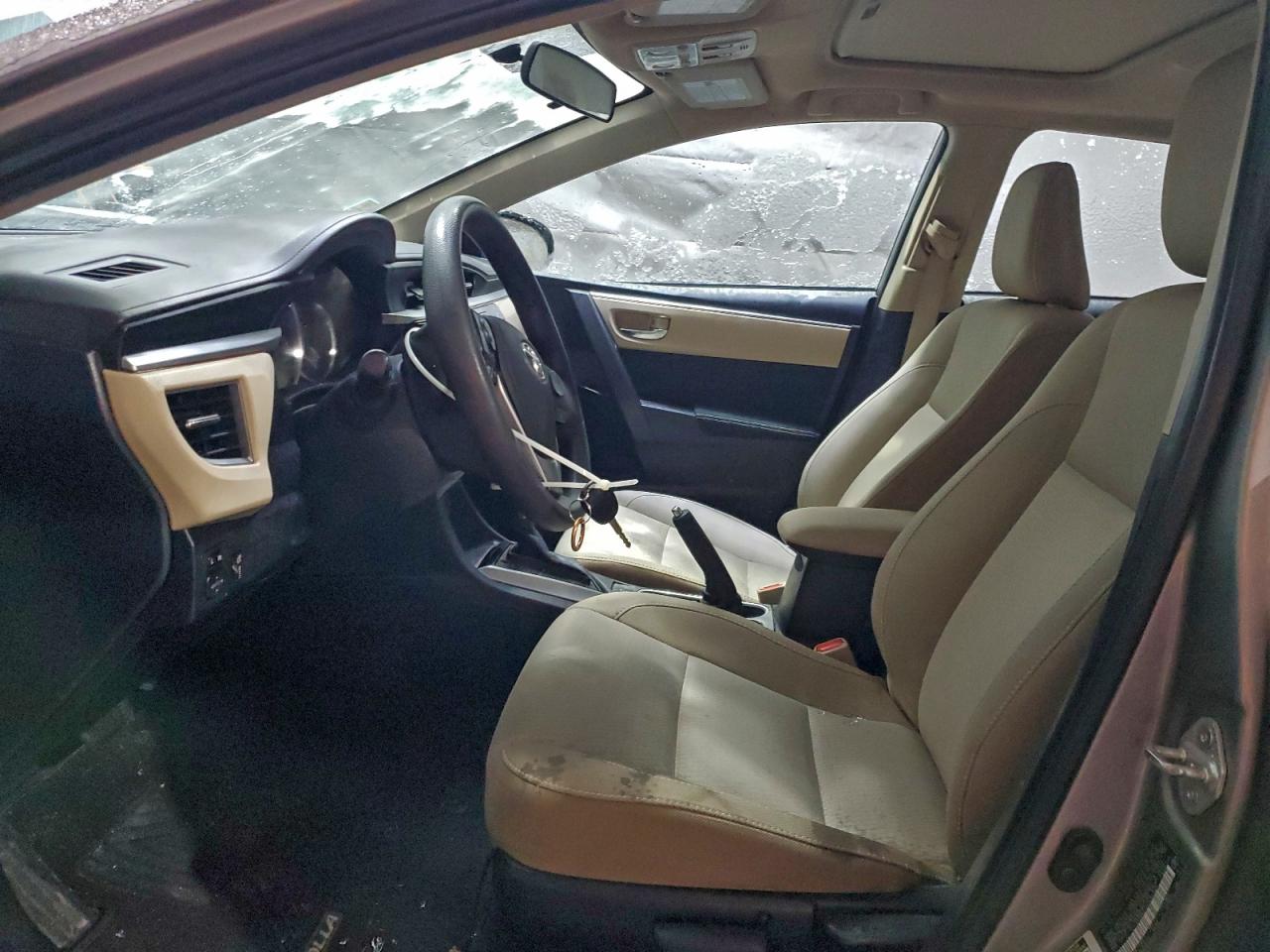 Toyota Corolla L Image 6