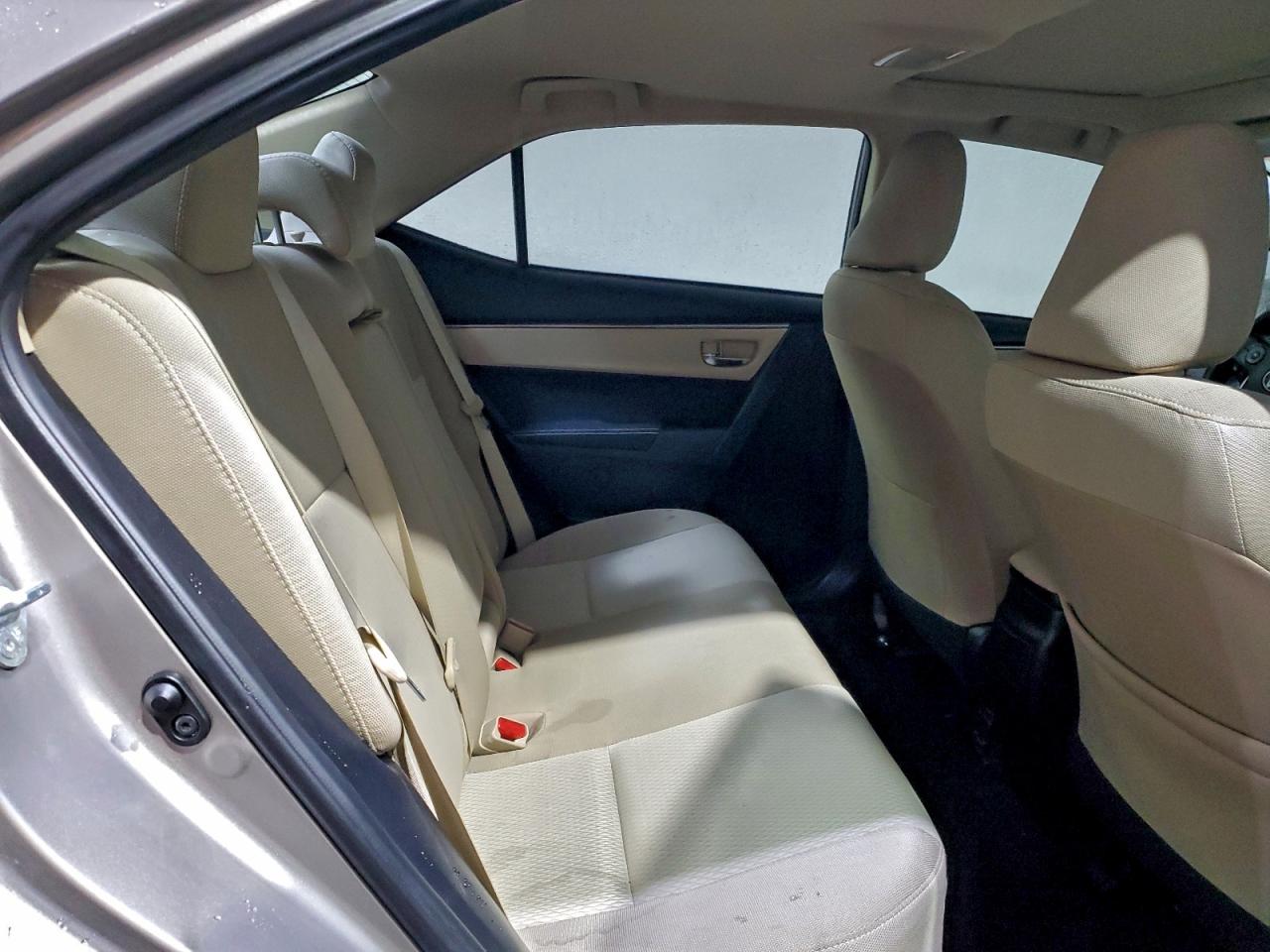 Toyota Corolla L Image 3