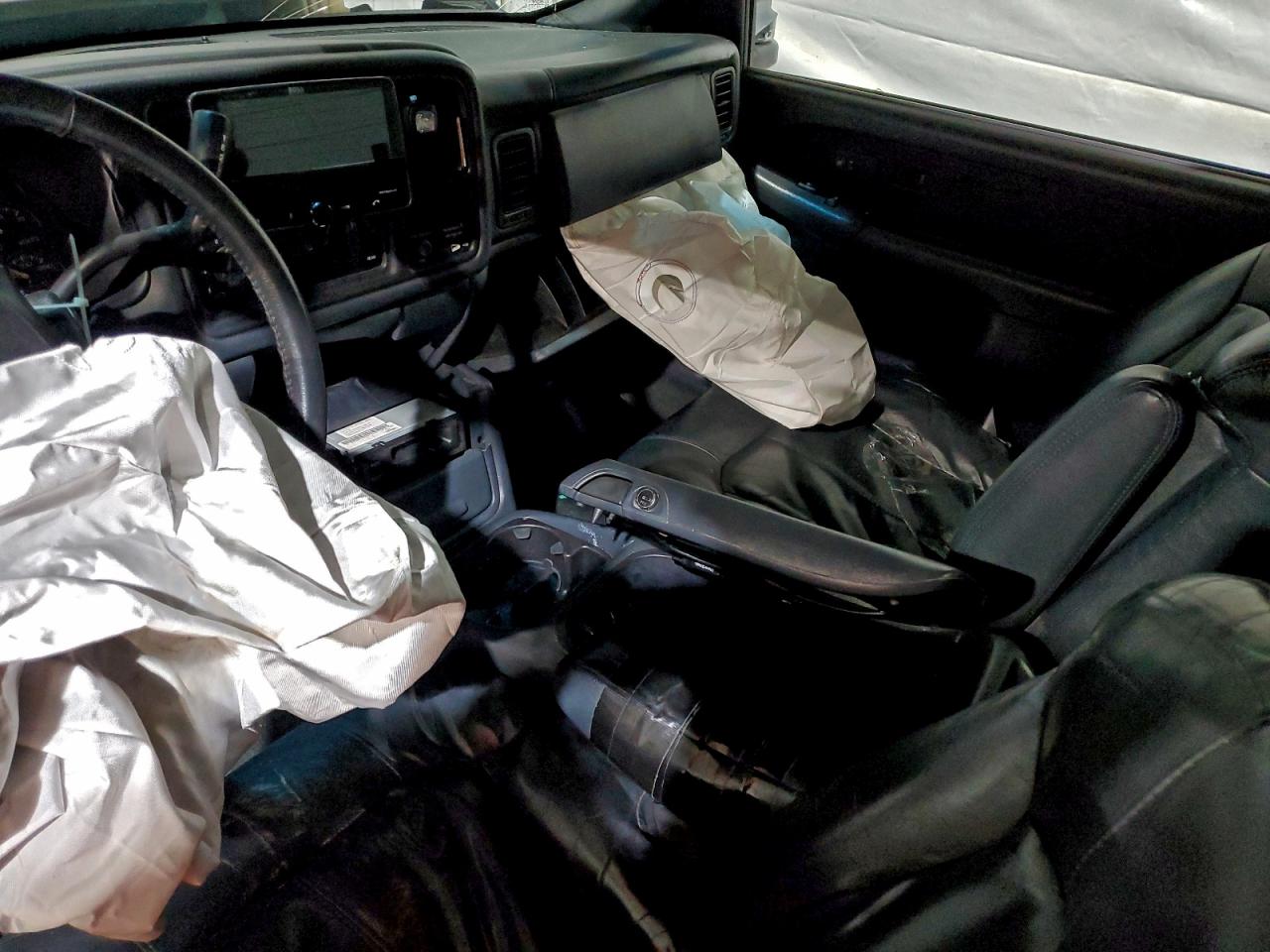 Chevrolet Silverado C1500 Image 8