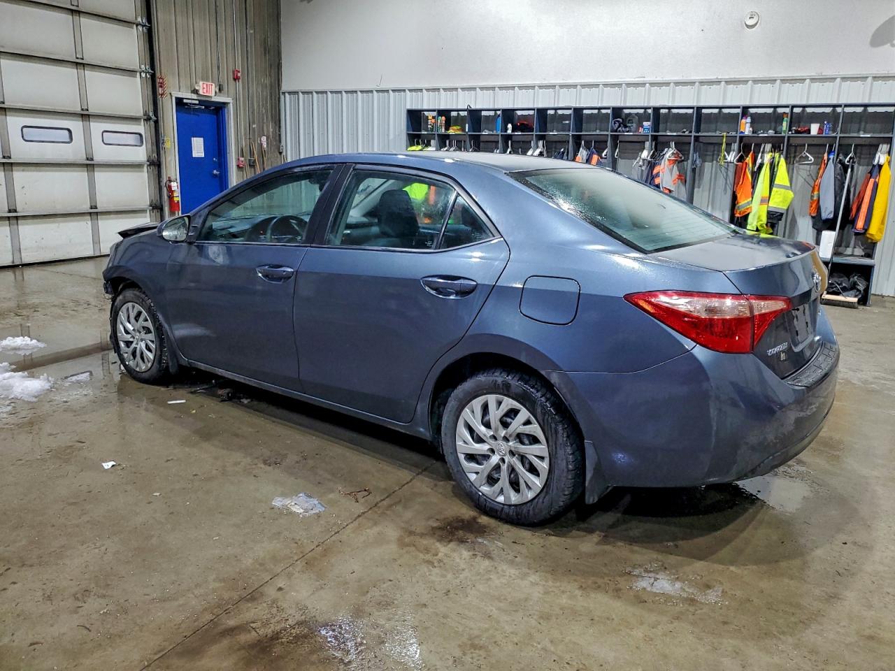 Toyota Corolla L Image 2