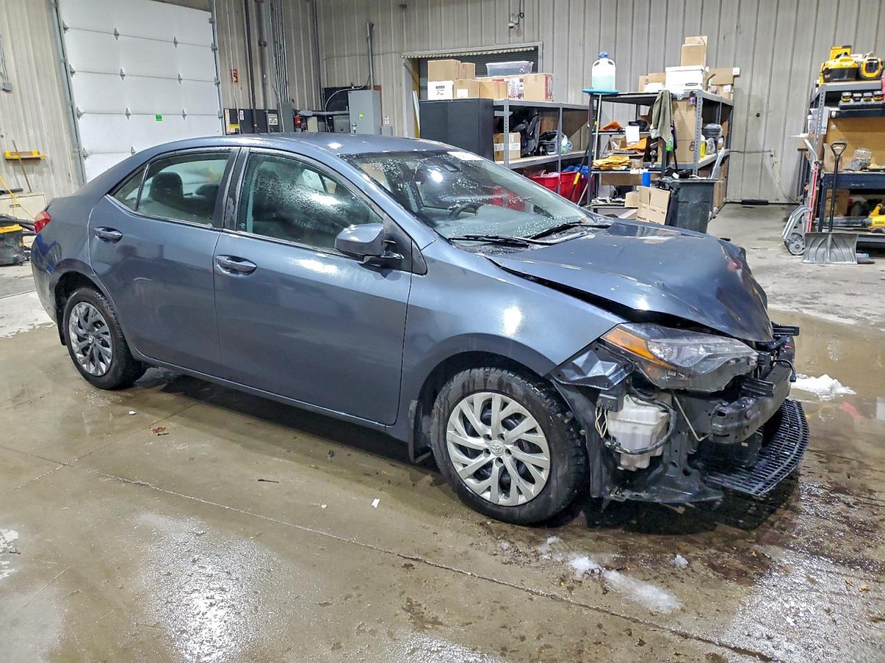 Toyota Corolla L Image 11