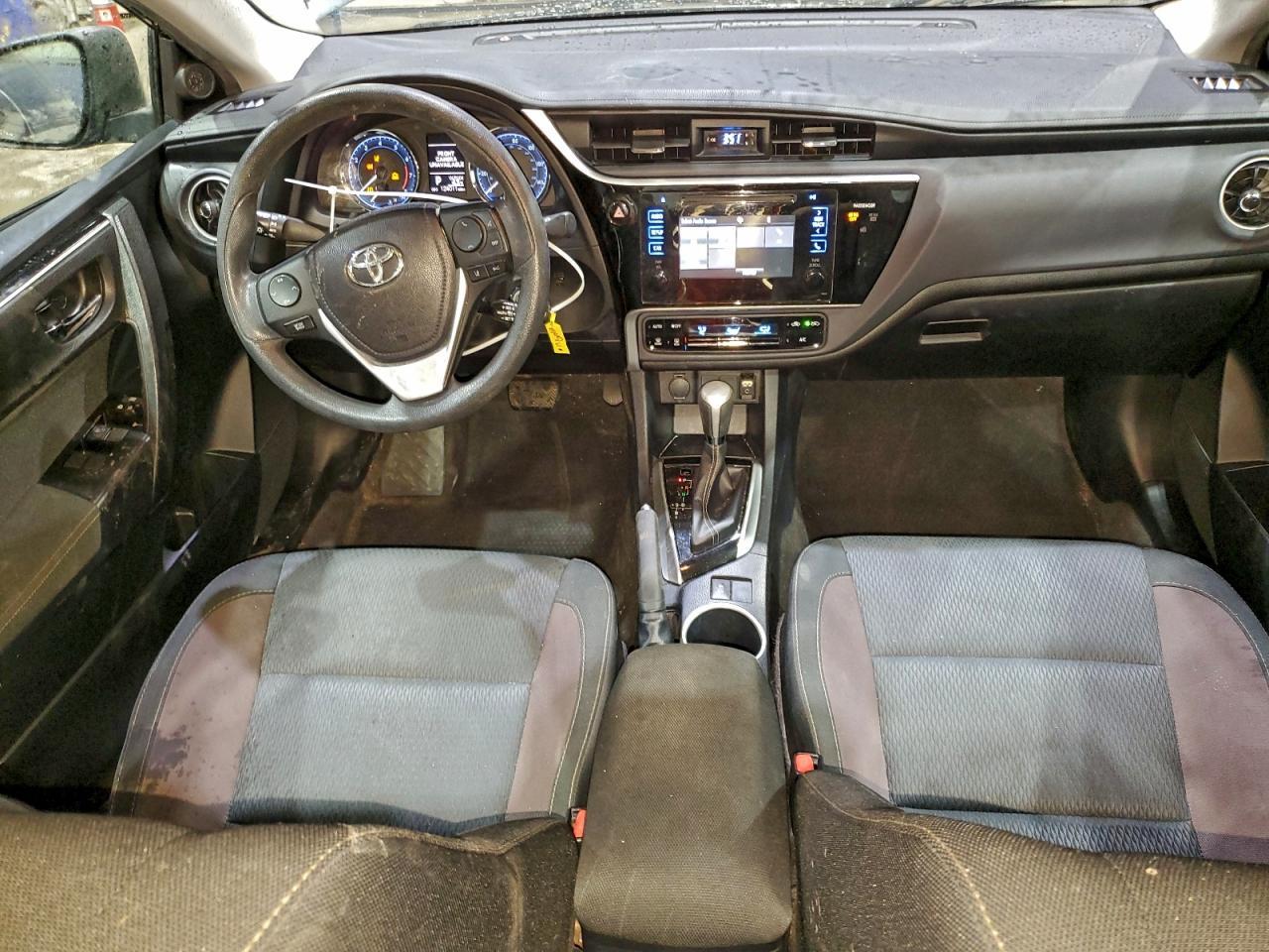 Toyota Corolla L Image 7