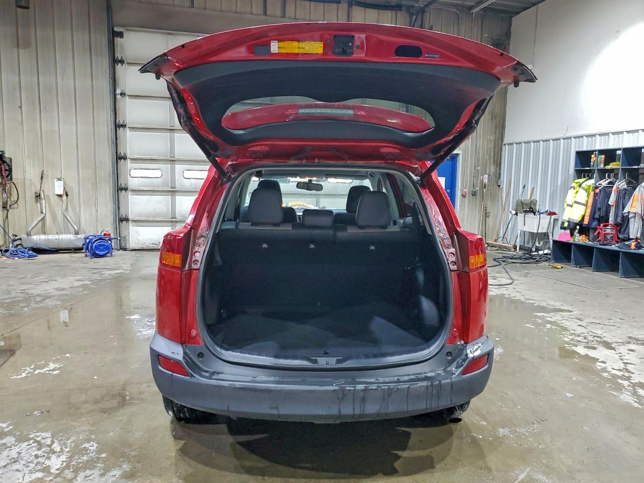 Toyota RAV4 Limited Image 11