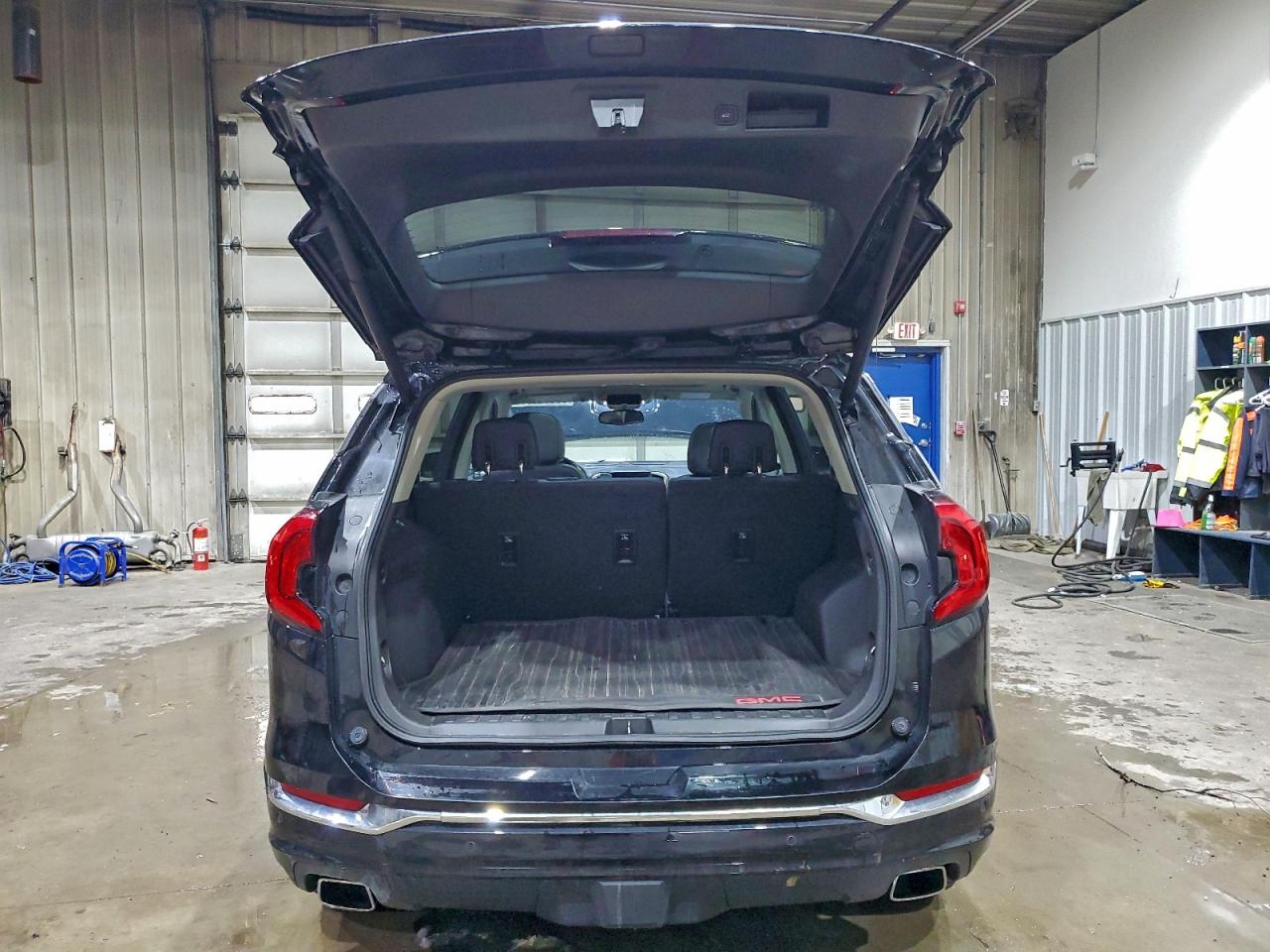 GMC Terrain Denali Image 3